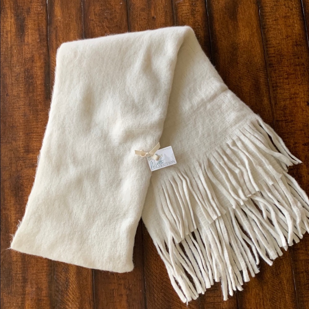 NWT scarf